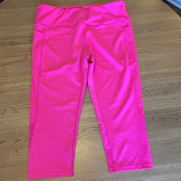 Pants - Hot pink Capri leggings with two pockets